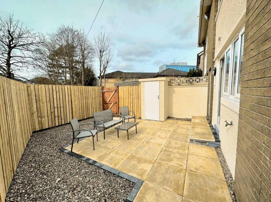 Quirky, Family Home In Glasgow Cardonald Eksteriør billede