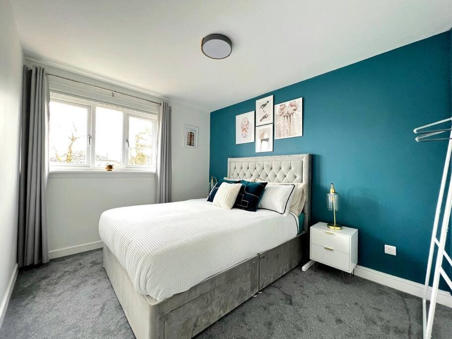 Quirky, Family Home In Glasgow Cardonald Eksteriør billede