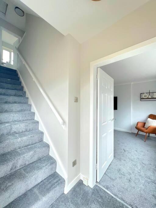 Quirky, Family Home In Glasgow Cardonald Eksteriør billede